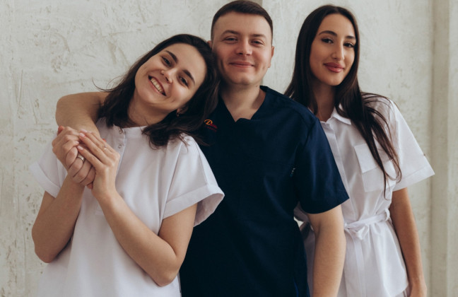 Акция к 10-летию клиники — 10% скидка на лечение зубов с 10.08 по 10.09.2025