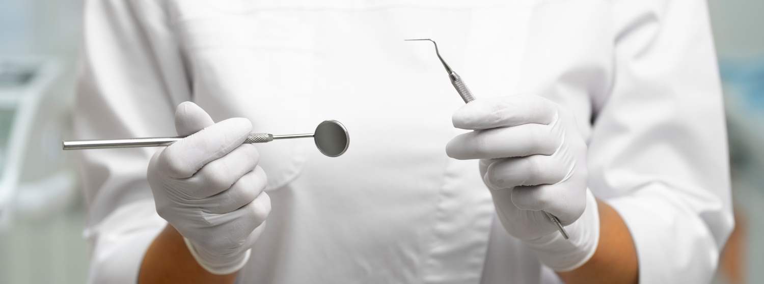 Консультация врача стоматолога-пародонтолога